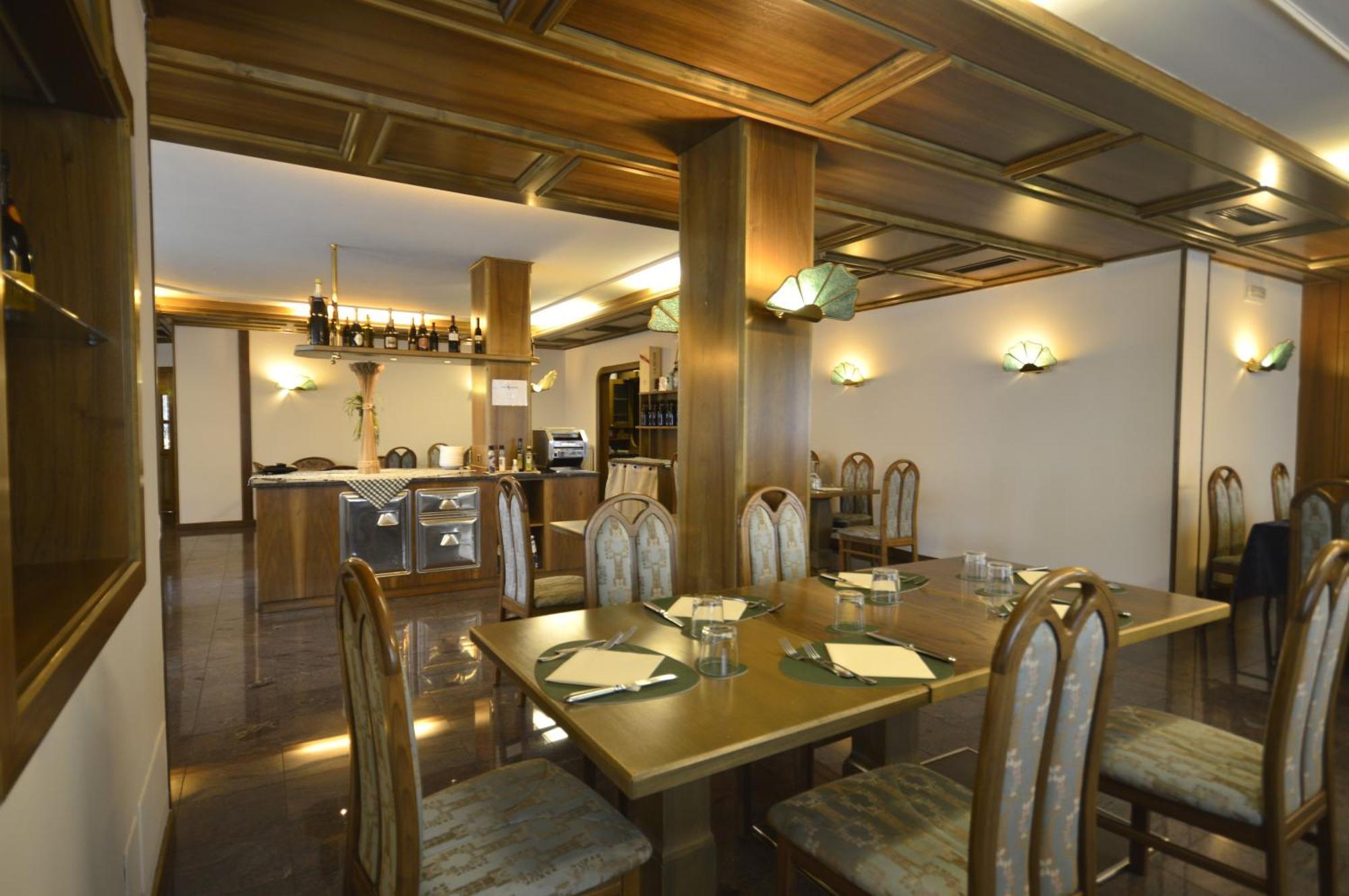 Hotel Quadrifoglio Pinzolo Exterior photo